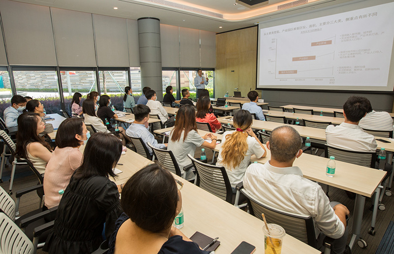 第五十一期“金控大講堂”開講 專題講解“產(chǎn)業(yè)園的招商及運營”  2021年07月22日